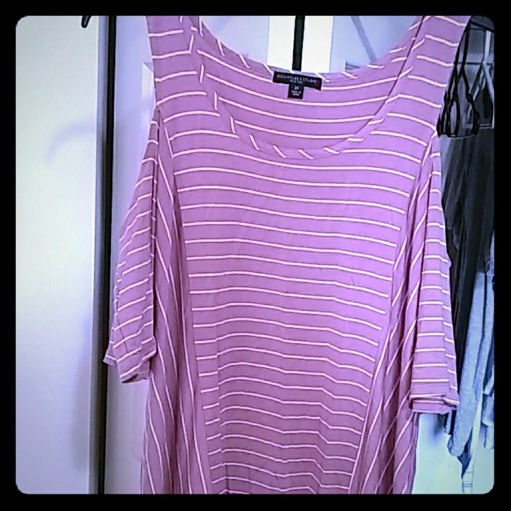 Asymetrical Cold Shoulder Top